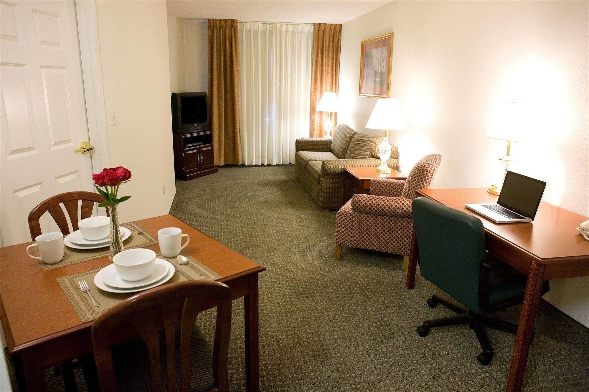 Host Inn An All Suites Hotel Wilkes-Barre Bagian luar foto