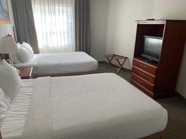 Host Inn An All Suites Hotel Wilkes-Barre Bagian luar foto